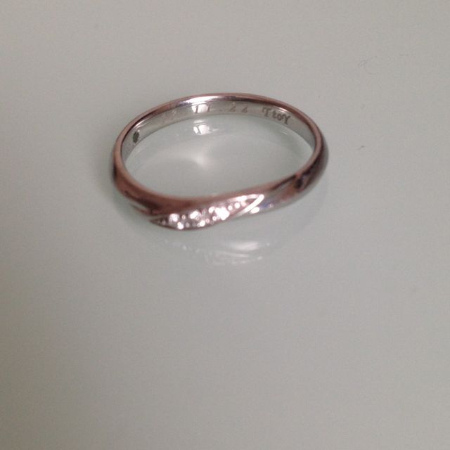 【アイプリモ(I-PRIMO)の口コミ】 おばあちゃんになっても着けられそうなシンプルのデザインの中で、石の並…