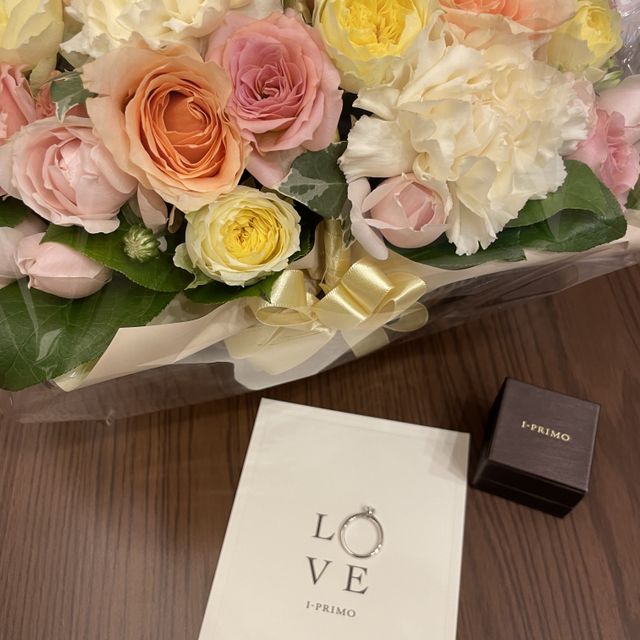 【アイプリモ(I-PRIMO)の口コミ】 結婚指輪をデザイン性のあるものにしようと考えていたので、婚約指輪はシ…
