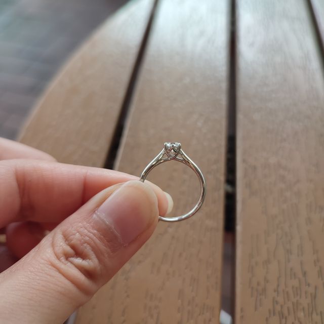 【銀座ダイヤモンドシライシの口コミ】 プロポーズのときに貰った、スマイルプロポーズリングがとても気に入って…