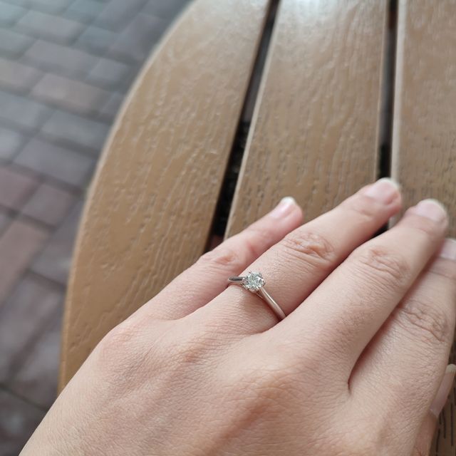 【銀座ダイヤモンドシライシの口コミ】 プロポーズのときに貰った、スマイルプロポーズリングがとても気に入って…