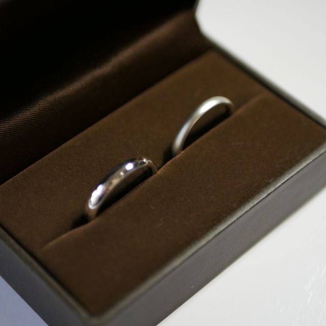 【TANZO.(鍛造指輪)の口コミ】 シルバーの指輪で入籍用の指輪を作っていただき、数ヶ月試してから、プラ…