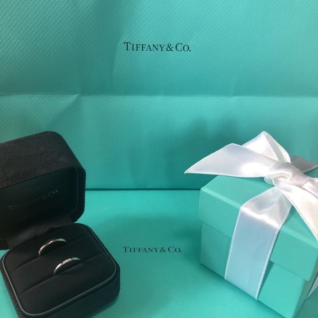 【ティファニー(Tiffany & Co.)の口コミ】 デザインに一目惚れでした。
元々大好きなブランドで、事前にネットで調べ…