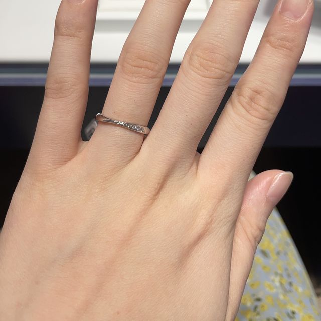 【銀座ダイヤモンドシライシの口コミ】 デザインがとにかく豊富で、メレダイヤの個数や指輪の太さや厚みなど希望…