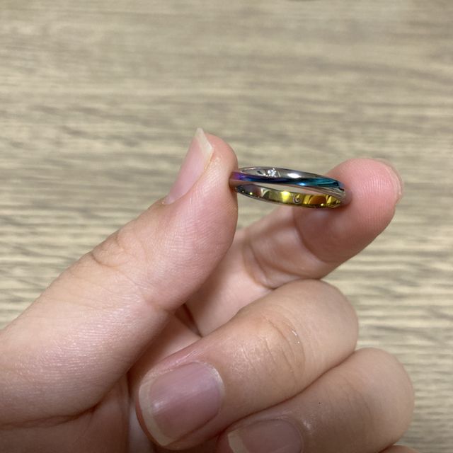 【SORA(ソラ)の口コミ】 シルバーやゴールドではなく、色のある指輪が欲しいなと思っていた所、SOR…