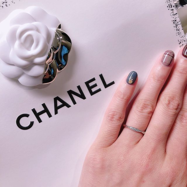 【シャネル(CHANEL)の口コミ】 特にブランドにはこだわりは無かったので
何件か有名ブランドを回って試着…