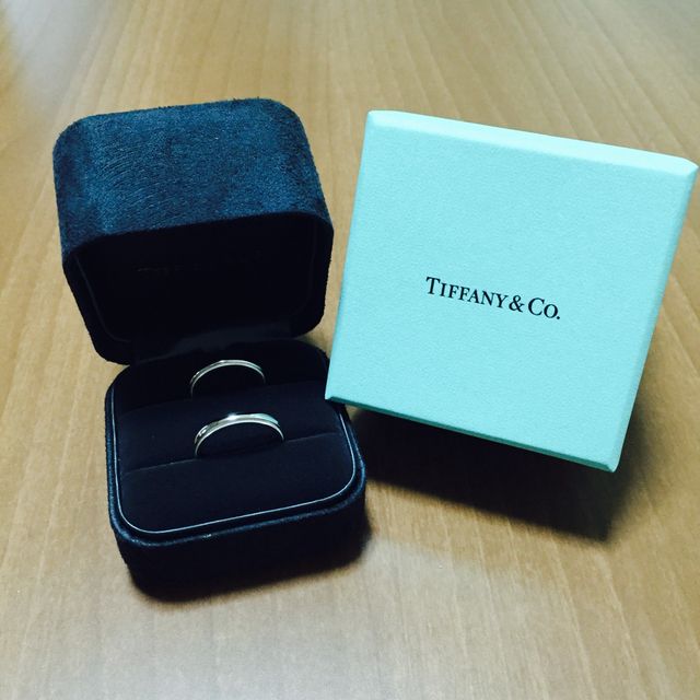 【ティファニー(Tiffany & Co.)の口コミ】 シルバー結婚指輪を探していました。デザインも太めのものから細めのもの…