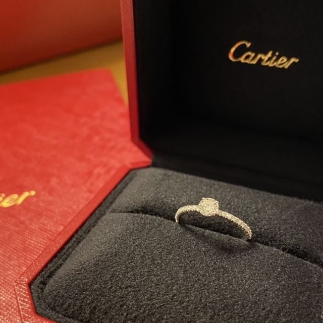 【カルティエ(Cartier)の口コミ】 いわゆる一石の王道デザインか、普段使いしやすいエタニティか迷っていま…