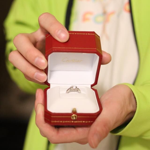 【カルティエ(Cartier)の口コミ】 プロポーズの翌日に二人で一緒に何店舗か見て歩き、デザインに一目ぼれし…