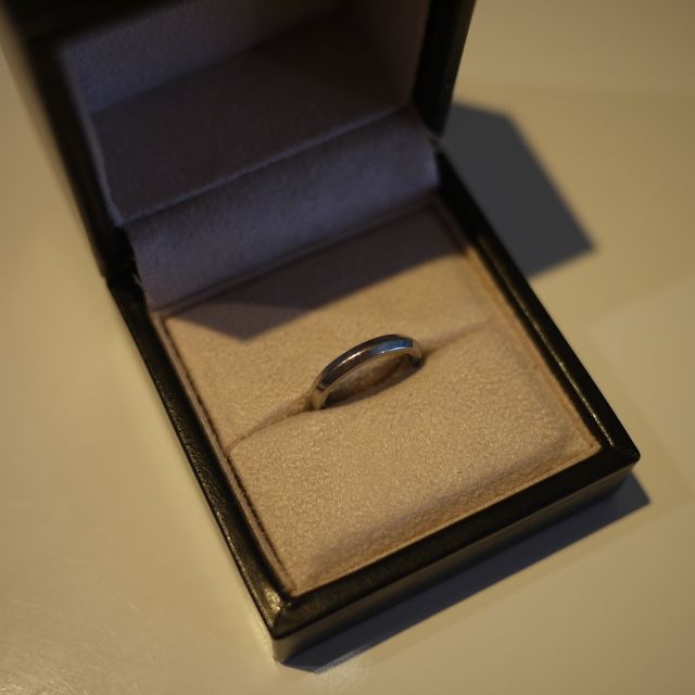 【ブルガリ(BVLGARI)の口コミ】 女性の指には細いリングが似合うと思い、最初は細いものを探していました…