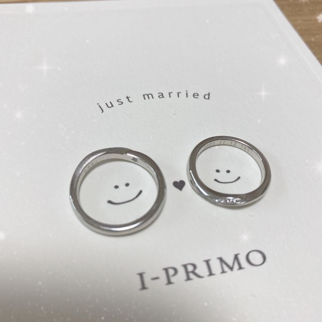 【アイプリモ(I-PRIMO)の口コミ】 婚約指輪を購入させていただいたときにテーブルショーケースの中に展示し…