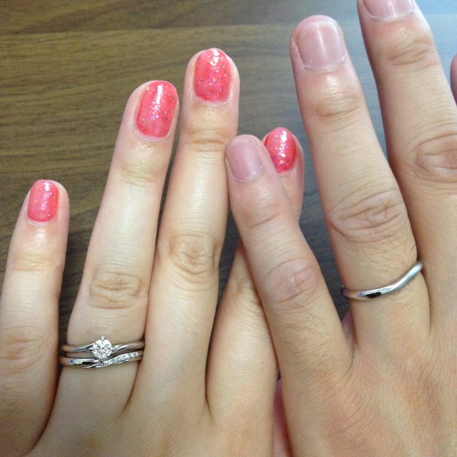 【銀座ダイヤモンドシライシの口コミ】 彼から頂いた婚約指輪、とても素敵でした。それとセットのものがあるとい…