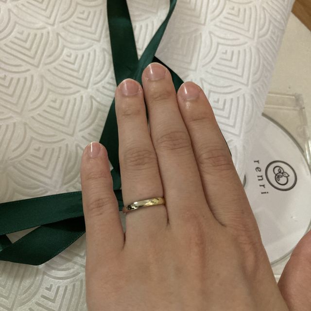 【renri(レンリ)の口コミ】 サイトの写真で指輪の槌目模様が水滴みたいにきらめいているのをみて絶対…