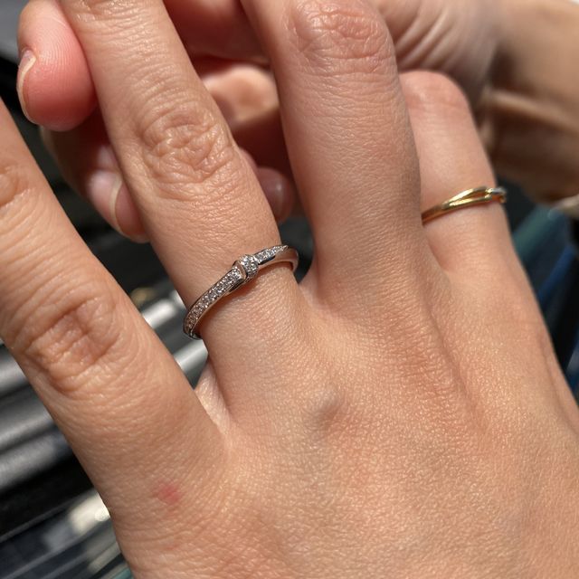 【エクセルコダイヤモンド(EXELCO DIAMOND)の口コミ】 他のブランド、ショップで見たことないデザインだったので惹かれました。…