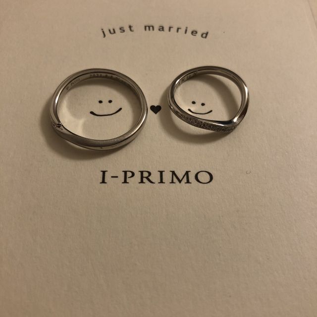 【アイプリモ(I-PRIMO)の口コミ】 ストレートタイプではない指輪を探しておりました。
ダイヤの位置も形も全…