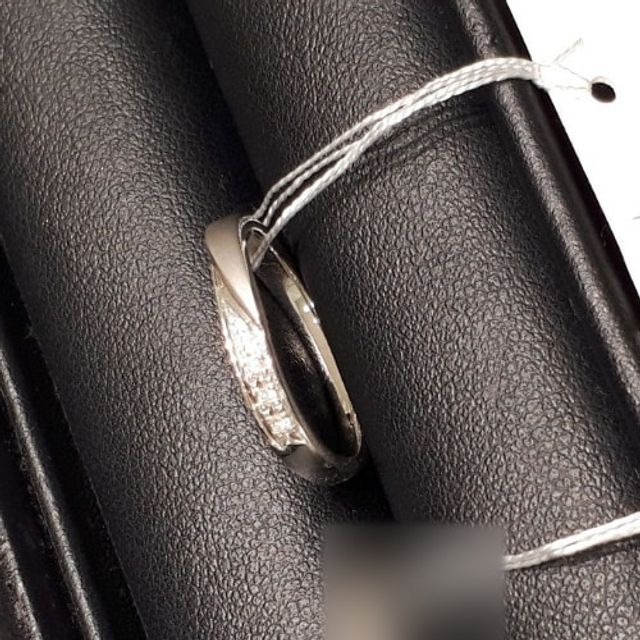 【ジュエリーツツミ(JEWELRY TSUTSUMI)の口コミ】 ダイヤモンドの輝きが綺麗でしたし、金属の質感はなめらかでつけ心地が良…