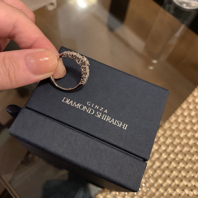 【銀座ダイヤモンドシライシの口コミ】 最初に銀座ダイヤモンドシライシさんのサイトを見て、はじめに目に飛び込…