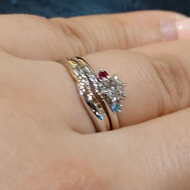 【ケイウノ ブライダル(K.UNO BRIDAL)の口コミ】 二人の思い出を色々取り入られるセミオーダがあったため
このお店を選びま…