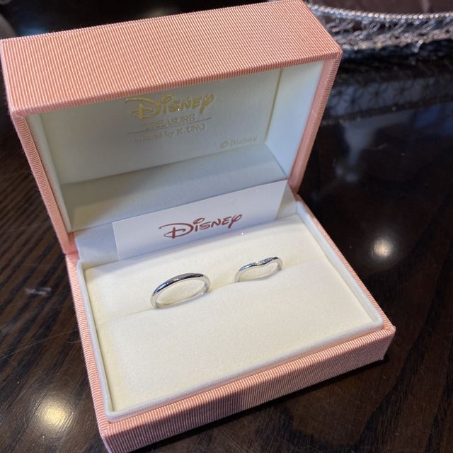 【ケイウノ ブライダル(K.UNO BRIDAL)の口コミ】 色々と試着させていただき、自分たちの指に合うものを選びました。
既製品…