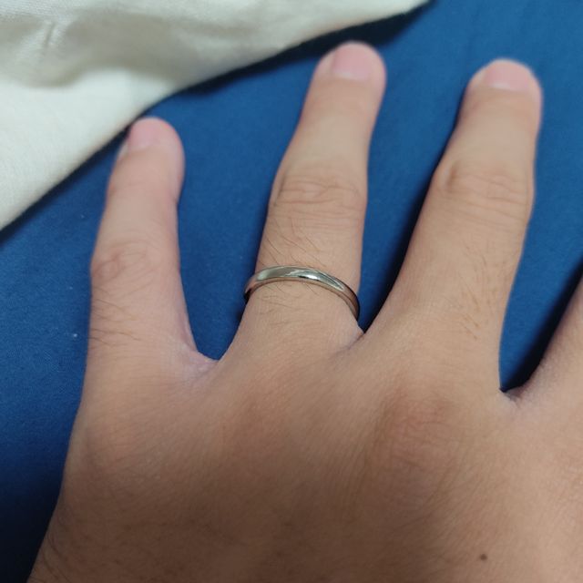 【銀座ダイヤモンドシライシの口コミ】 目立つ加工のされてる指輪は嫌だったが、ノーマルのも嫌だったので程よく…