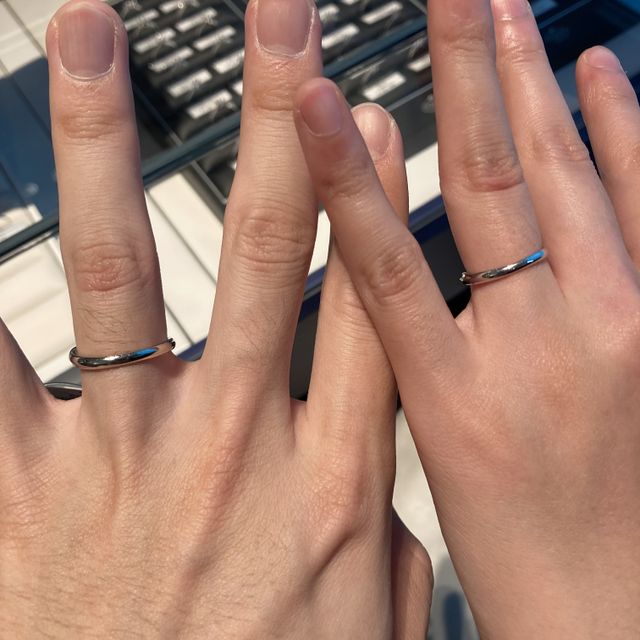 【銀座ダイヤモンドシライシの口コミ】 指輪のはめ方によって、ウェーブやシンプルなど、様々な見え方になるのが…