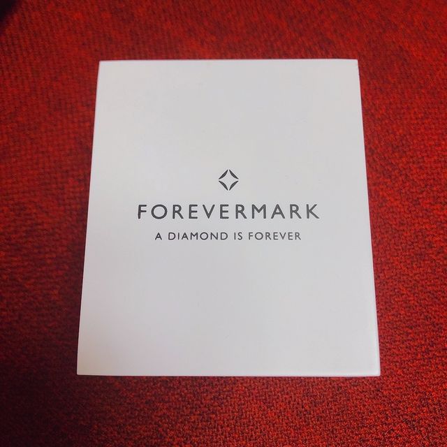 【FOREVERMARK(フォーエバーマーク)の口コミ】 3社ほど回りましたが一番ダイヤが綺麗だったのでForever Markにしました。…