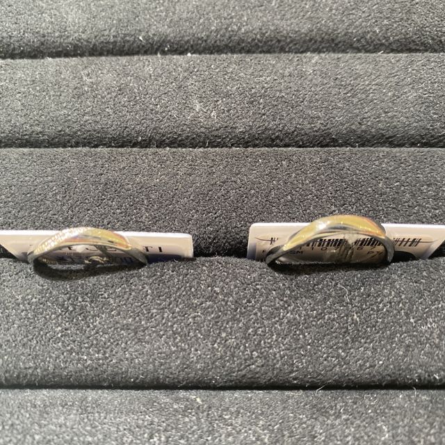 【TRECENTI(トレセンテ)の口コミ】 ポイント1:着け心地の良さ
平打ちの指輪と違い指の接触部分を極限まで減ら…