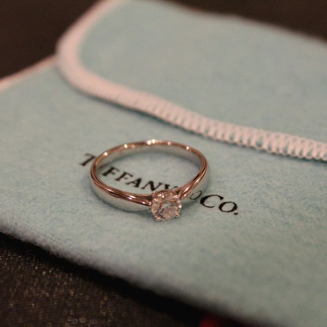 【ティファニー(Tiffany & Co.)の口コミ】 シンプルなデザインの指輪を希望しており、一番指にはめてしっくりくるの…