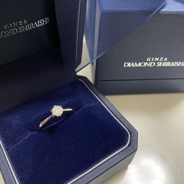 【銀座ダイヤモンドシライシの口コミ】 プラチナのソリティアであること、普段のデートでもつけられるデザイン(爪…