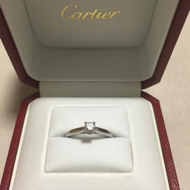 【カルティエ(Cartier)の口コミ】 主人の中で、婚約指輪と言えばカルティエと言うイメージがあったようで、…