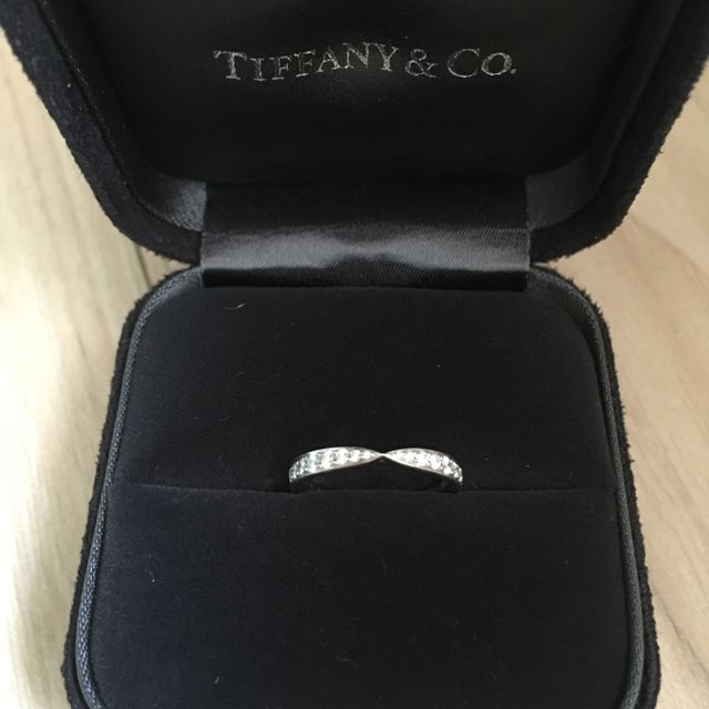 【ティファニー(Tiffany & Co.)の口コミ】 婚約指輪をティファニーで購入する事を決めたので、合わせてティファニー…