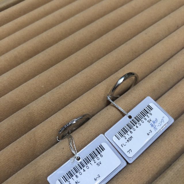 【TRECENTI(トレセンテ)の口コミ】 デザインはシンプルで飽きがこないものが多い印象でした。ダイヤの数を減…