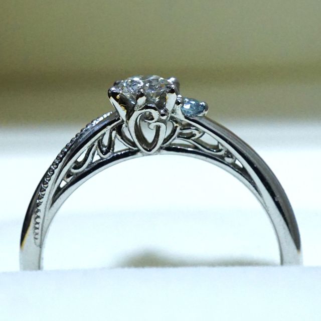 【ケイウノ ブライダル(K.UNO BRIDAL)の口コミ】 婚約指輪はデザイナーさんがその場でいくつか書いてくださり、要望にも応…