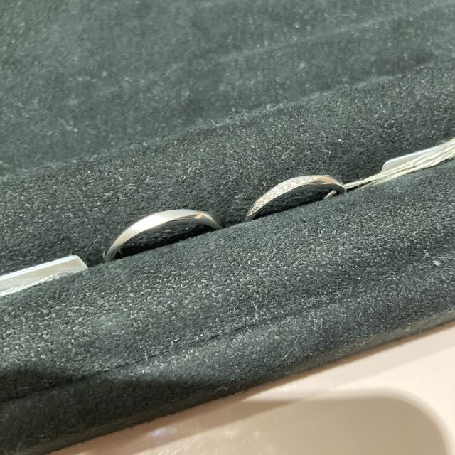 【TRECENTI(トレセンテ)の口コミ】 実際につけてみた時の雰囲気とデザインが気に入りました。
女性用の指輪は…