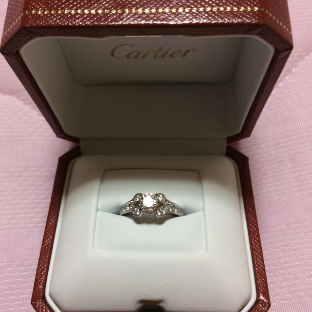 【カルティエ(Cartier)の口コミ】 本当は他のブランドの指輪でほぼ決まりだったのですが、、このリングをみ…