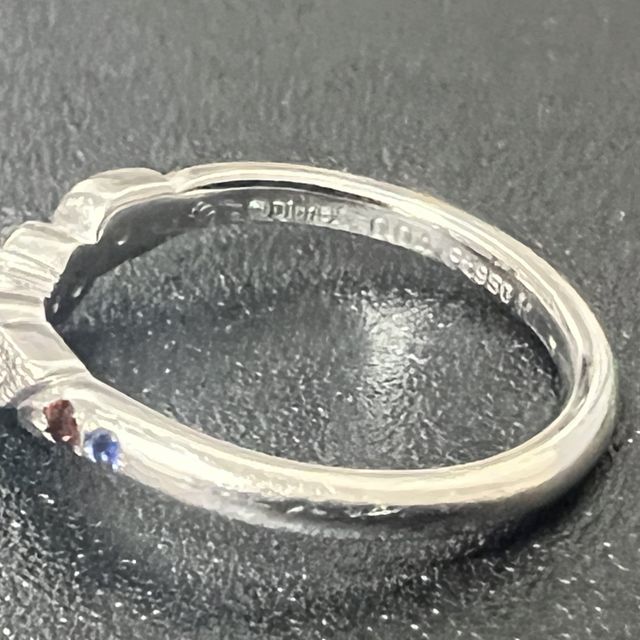 【ケイウノ ブライダル(K.UNO BRIDAL)の口コミ】 それぞれの誕生石を入れたかった。
なかなか誕生石を2種類いれられるとこ…