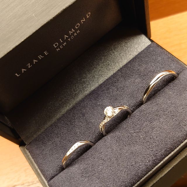 【ラザール ダイヤモンド(LAZARE DIAMOND)の口コミ】 メレがはいっているので華やかさもありますが、シンプルなのに飽きがこな…