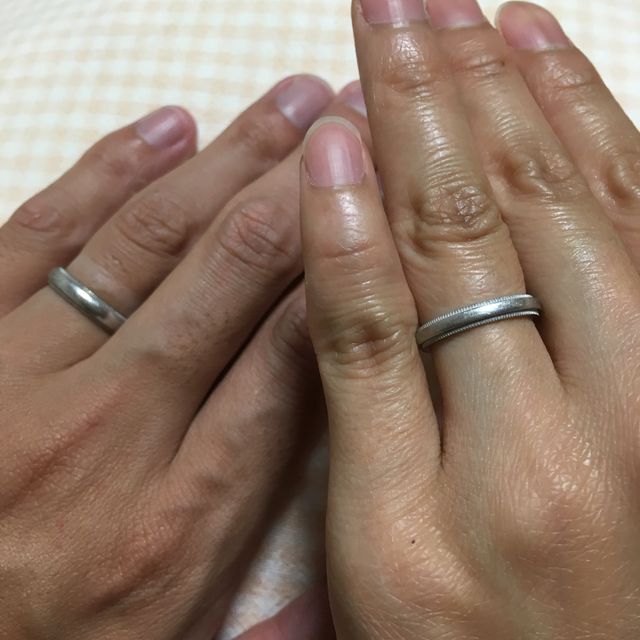 【ティファニー(Tiffany & Co.)の口コミ】 シンプルなデザインでありながら、つけた時のほどよい重量感が夫婦ともに…