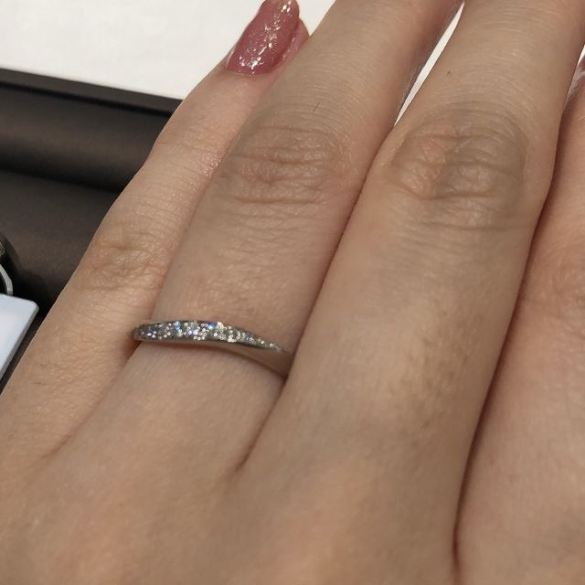 【アイプリモ(I-PRIMO)の口コミ】 アイプリモさんで試着させていただき、1番気に入った指輪です。
上から見…