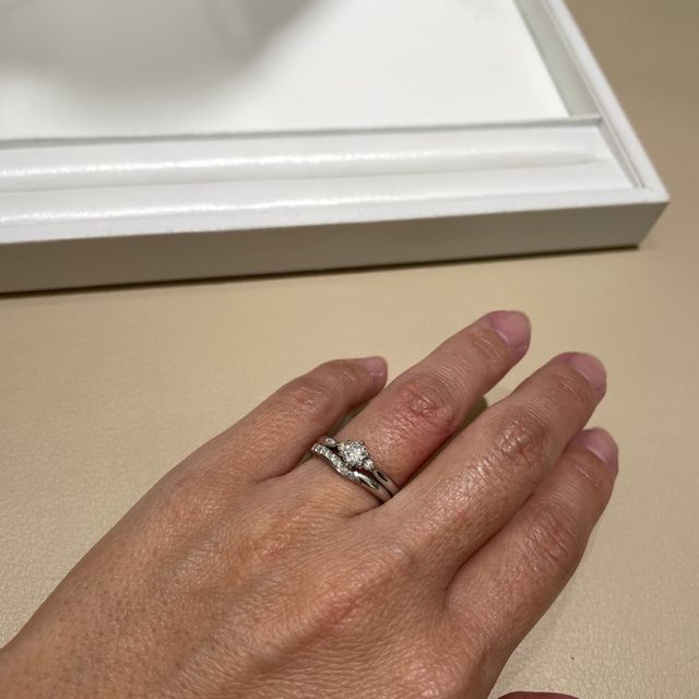 【Ponte Vecchio(ポンテヴェキオ)の口コミ】 山城時計店ブライダルでいろいろ見た中でもポンテヴェキオはシンプルであ…