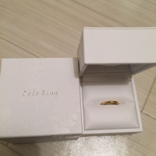 【CAFERING(カフェリング)の口コミ】 シンプルなデザインでイエローゴールドがあったので決めました。旦那は違…