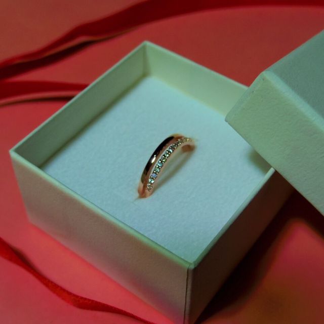 【BLOOM(ブルーム)の口コミ】 デザインが好みで、ピンクゴールドも好きだし、価格も安くて決めました。…