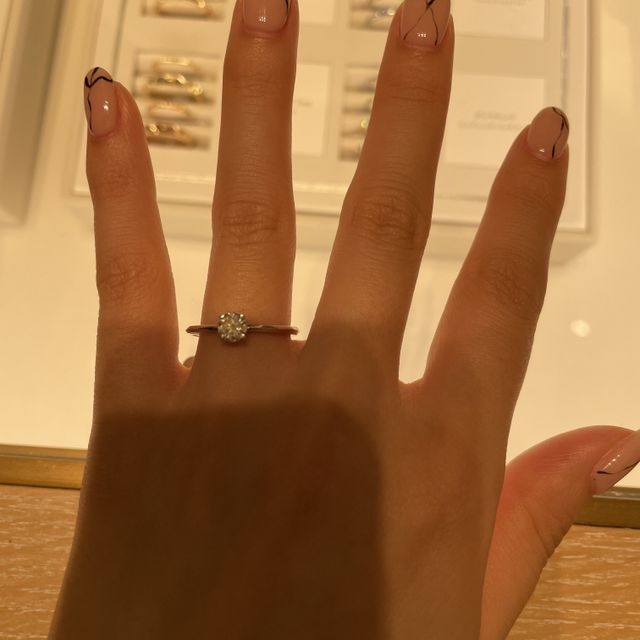 【ティファニー(Tiffany & Co.)の口コミ】 指が細いため、アームが細いリングを探していました。他ブランドと比較し…