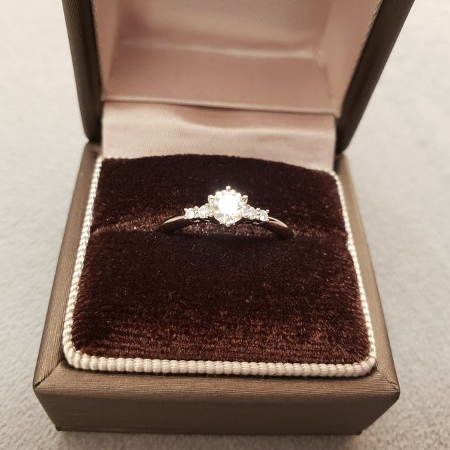 【アイプリモ(I-PRIMO)の口コミ】 サイトの写真と実物は、良い意味で、それぞれ別の印象を抱きました。実際…