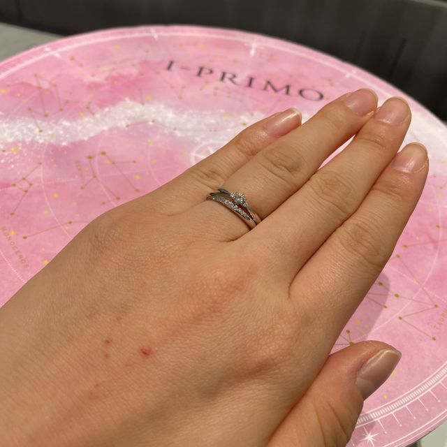 【アイプリモ(I-PRIMO)の口コミ】 もらった婚約指輪に合うようなデザインで探していました。同じブランドで…