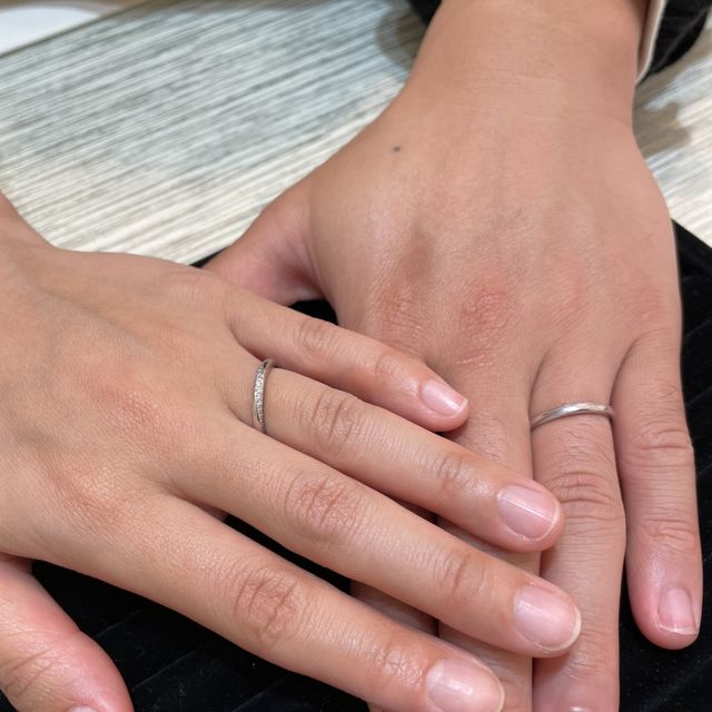 【TRECENTI(トレセンテ)の口コミ】 シンプルかつダイヤの輝きもあり、よかったと思いました。
色々な角度から…