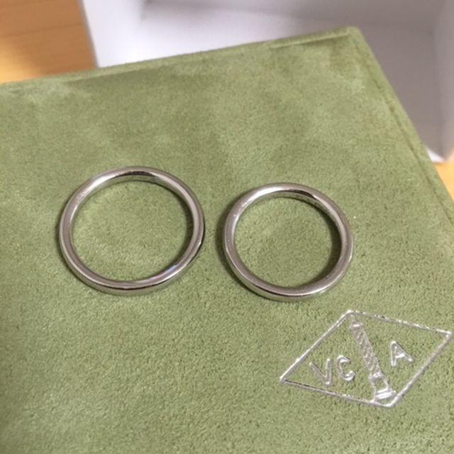 【ヴァン クリーフ＆アーペル(Van Cleef & Arpels)の口コミ】 主人も私も普段アクセサリーをあまりつけません。
マリッジリングもシンプ…
