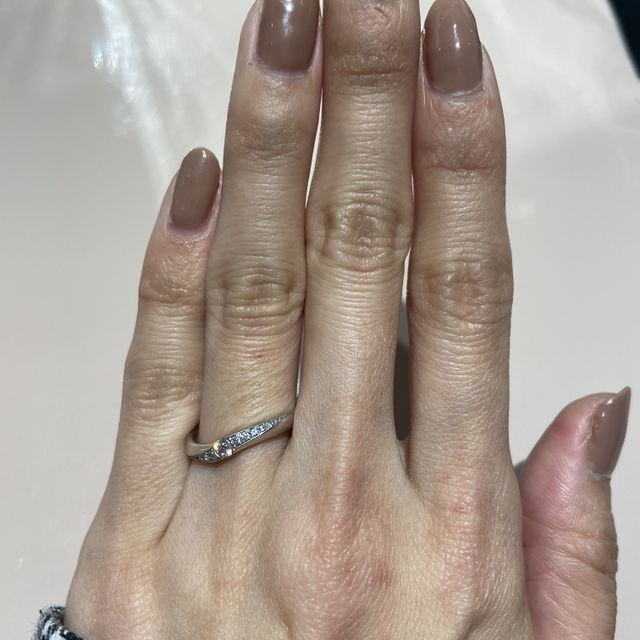 【TRECENTI(トレセンテ)の口コミ】 こちらでしか取り扱いのない双子ダイヤがなんといっても魅力的です。
1つ…