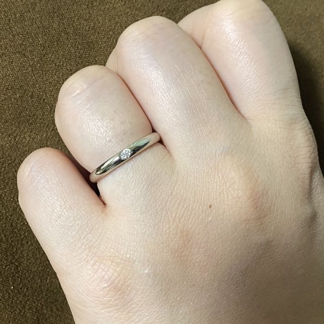 【ラザール ダイヤモンド(LAZARE DIAMOND)の口コミ】 シンプルでも高級感があって、歳を取ってもずっと付けていたいと思えるも…