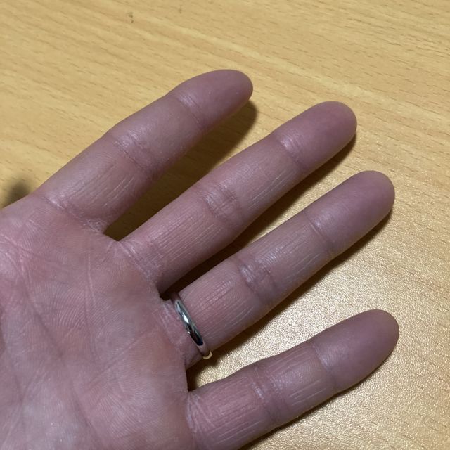 【LUCIE(ルシエ)の口コミ】 これまで指輪を着けてこなかったので、大きなこだわりも無く、シンプルで…