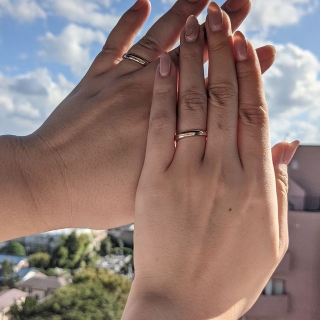 【銀座ダイヤモンドシライシの口コミ】 ダイヤが女性用はついているデザインなども検討しましたが、最終的にはピ…